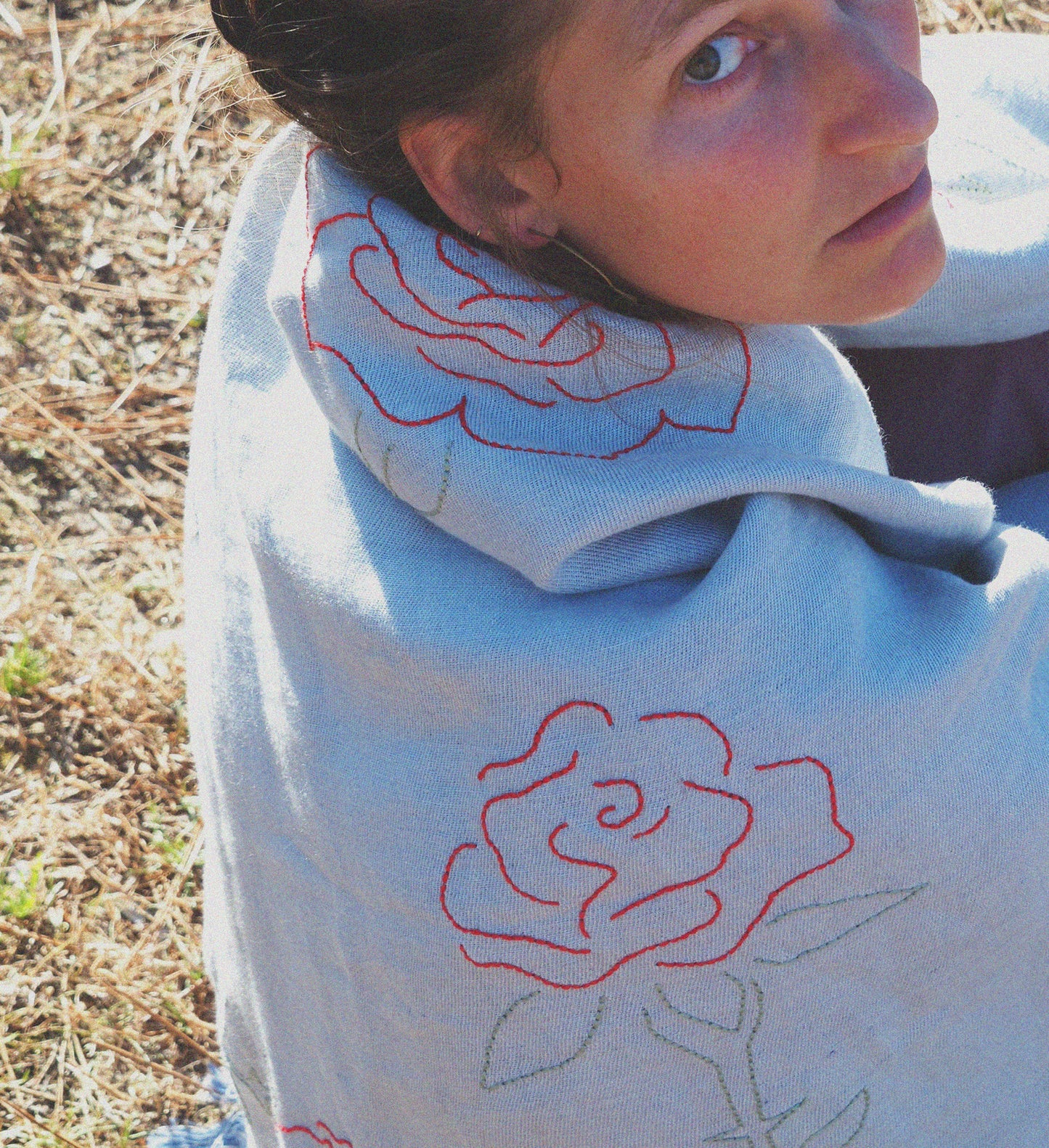 Roseraie Claire Decorative Throw