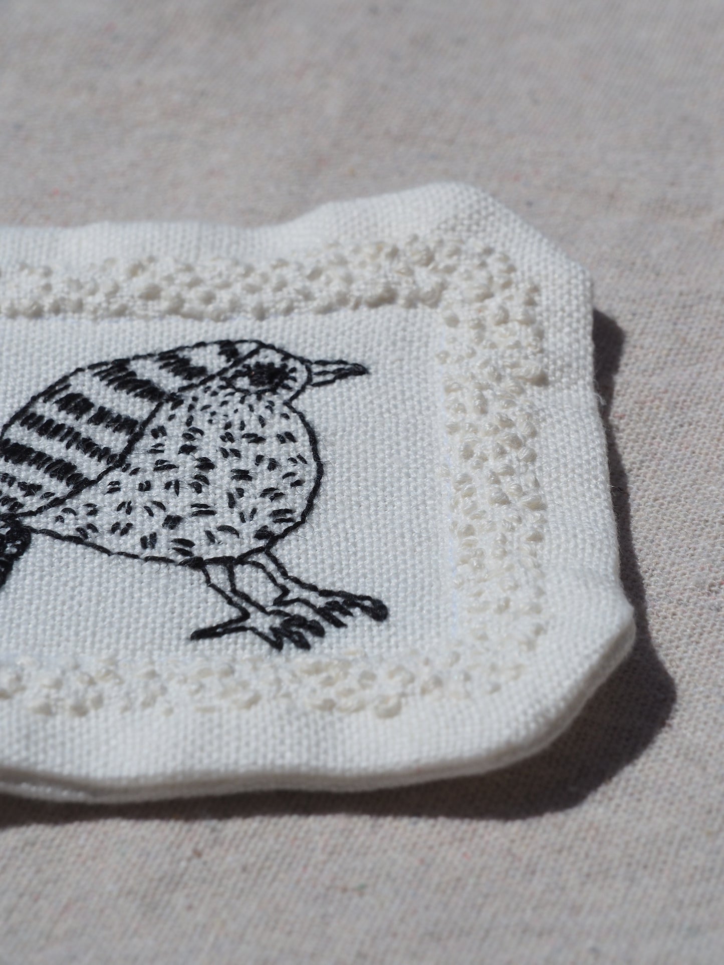 Petits rituels N°1 - sous-verre textile brodé